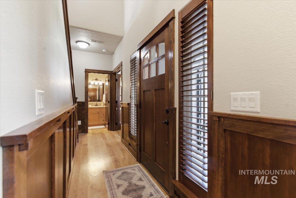 369 E Wexford Lane, Eagle, Idaho 83616, 2 Bedrooms, 2.5 Bathrooms, Residential For Sale, Price $605,000,MLS 98982498