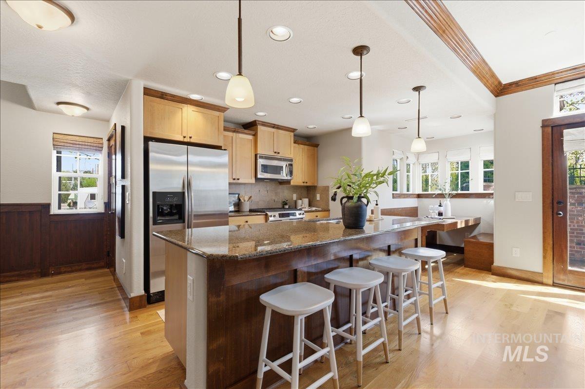 369 E Wexford Lane, Eagle, Idaho 83616, 2 Bedrooms, 2.5 Bathrooms, Residential For Sale, Price $605,000,MLS 98982498