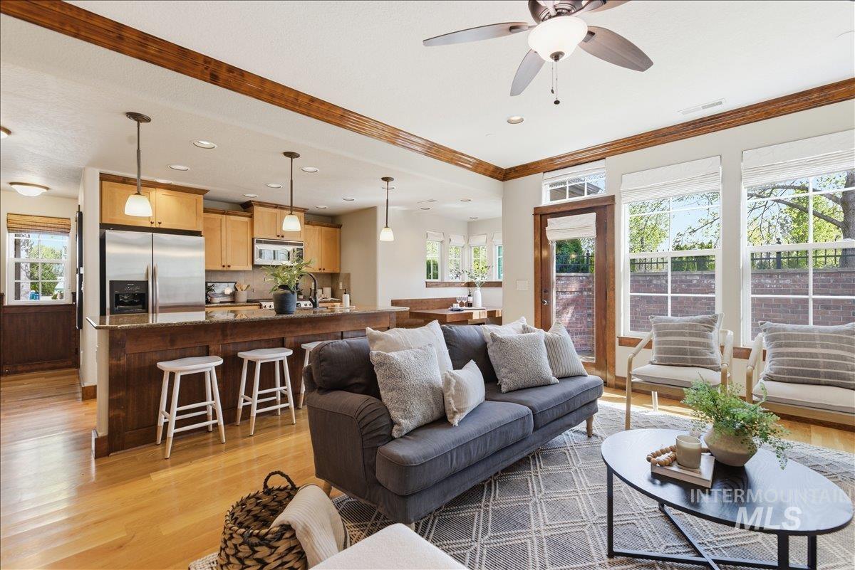 369 E Wexford Lane, Eagle, Idaho 83616, 2 Bedrooms, 2.5 Bathrooms, Residential For Sale, Price $605,000,MLS 98982498