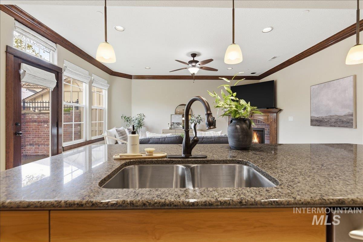 369 E Wexford Lane, Eagle, Idaho 83616, 2 Bedrooms, 2.5 Bathrooms, Residential For Sale, Price $605,000,MLS 98982498