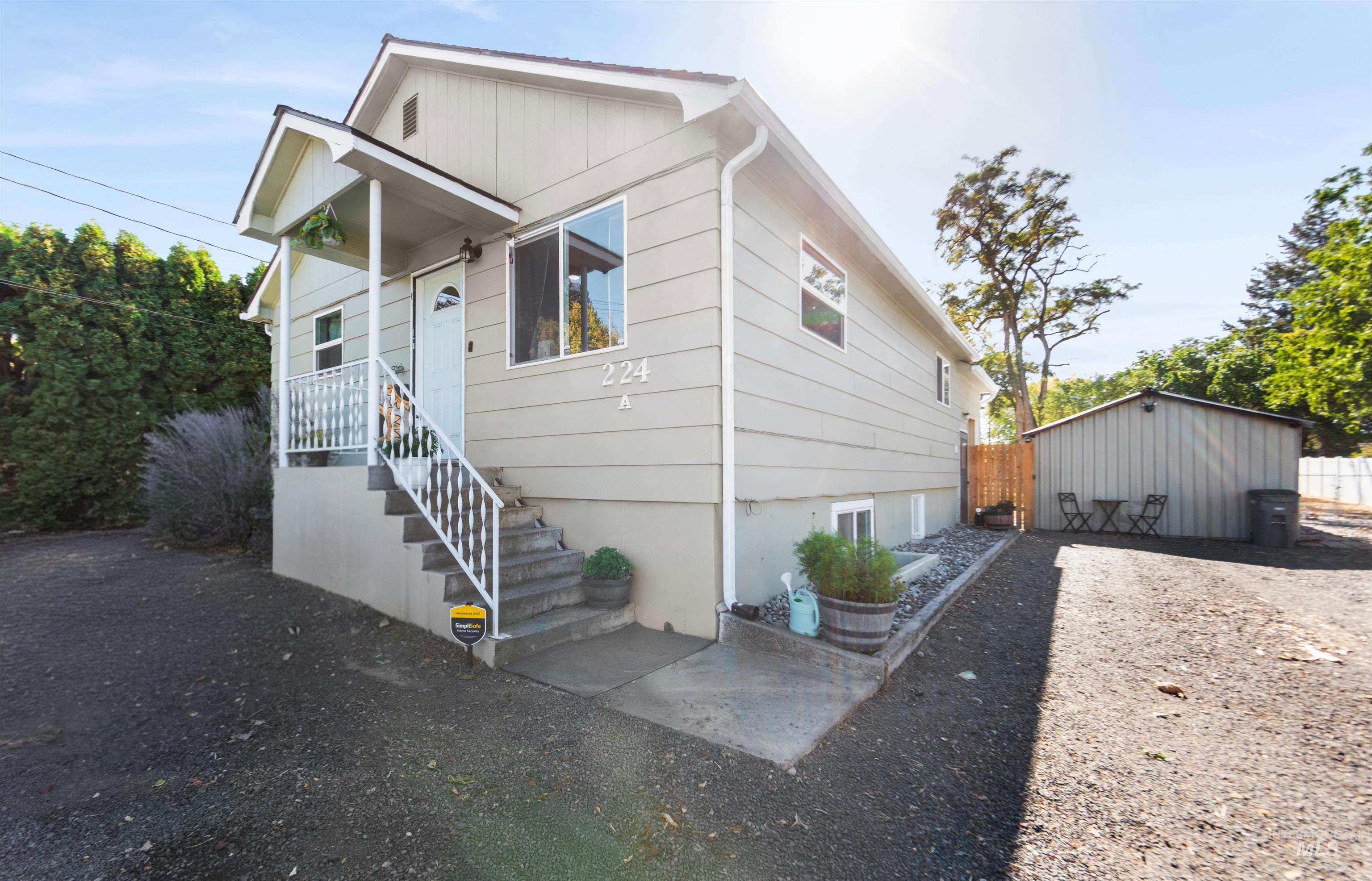 224 S Garden Court, Lewiston, Idaho 83501, 2 Bedrooms, 1 Bathroom, Residential Income For Sale, Price $439,000, 98982501