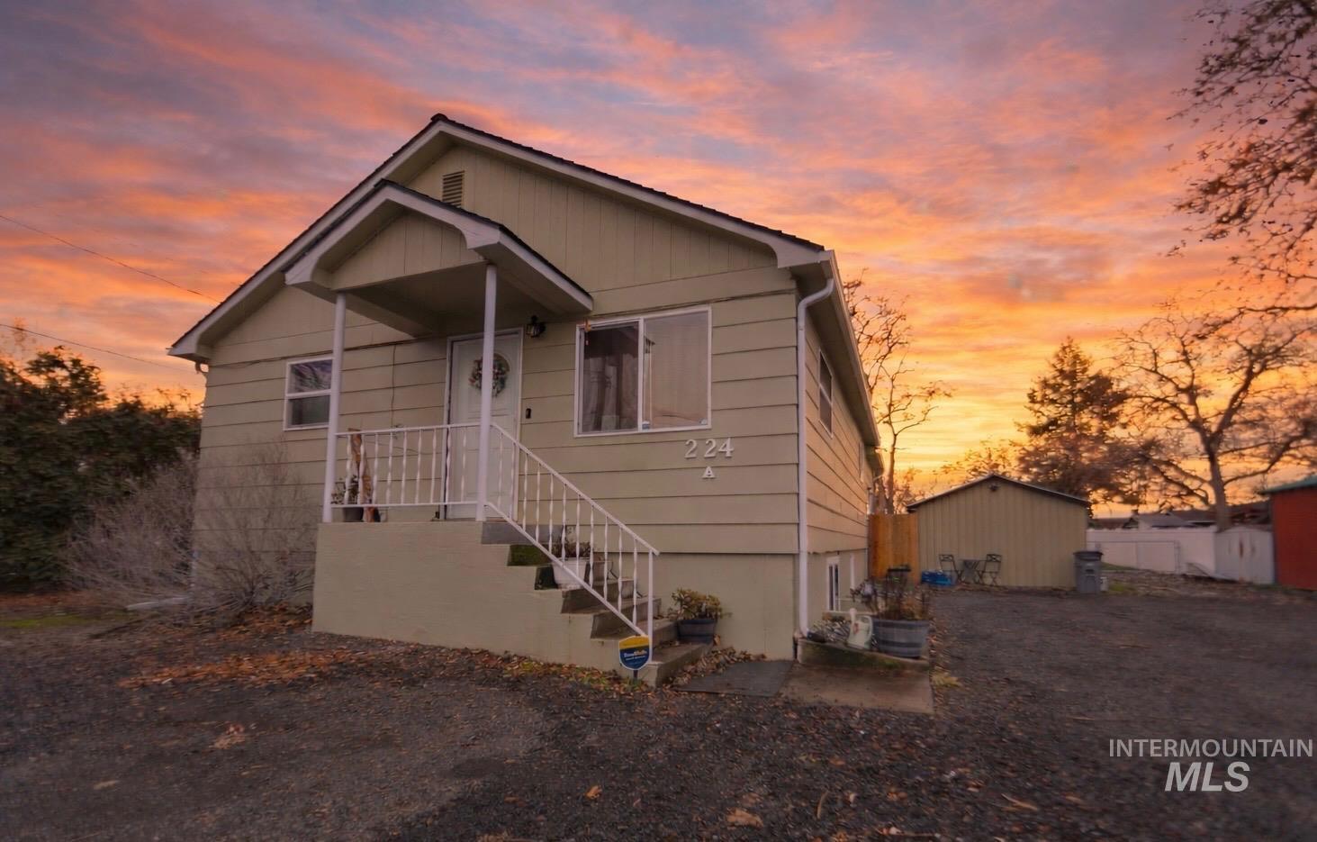 224 S Garden Court, Lewiston, Idaho 83501, 2 Bedrooms, 1 Bathroom, Residential Income For Sale, Price $439,000, 98982501