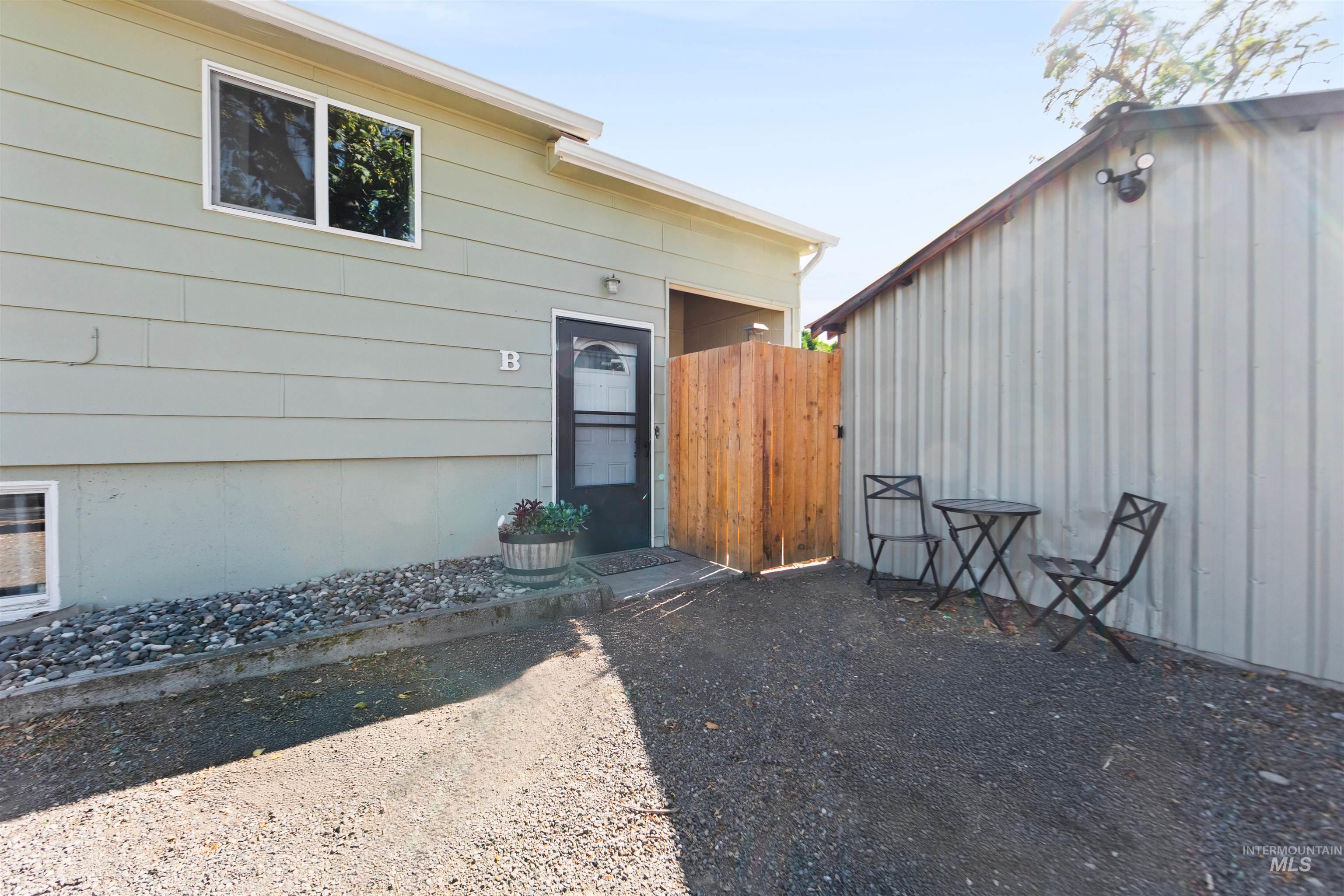 224 S Garden Court, Lewiston, Idaho 83501, 2 Bedrooms, 1 Bathroom, Residential Income For Sale, Price $460,000,MLS 98982501