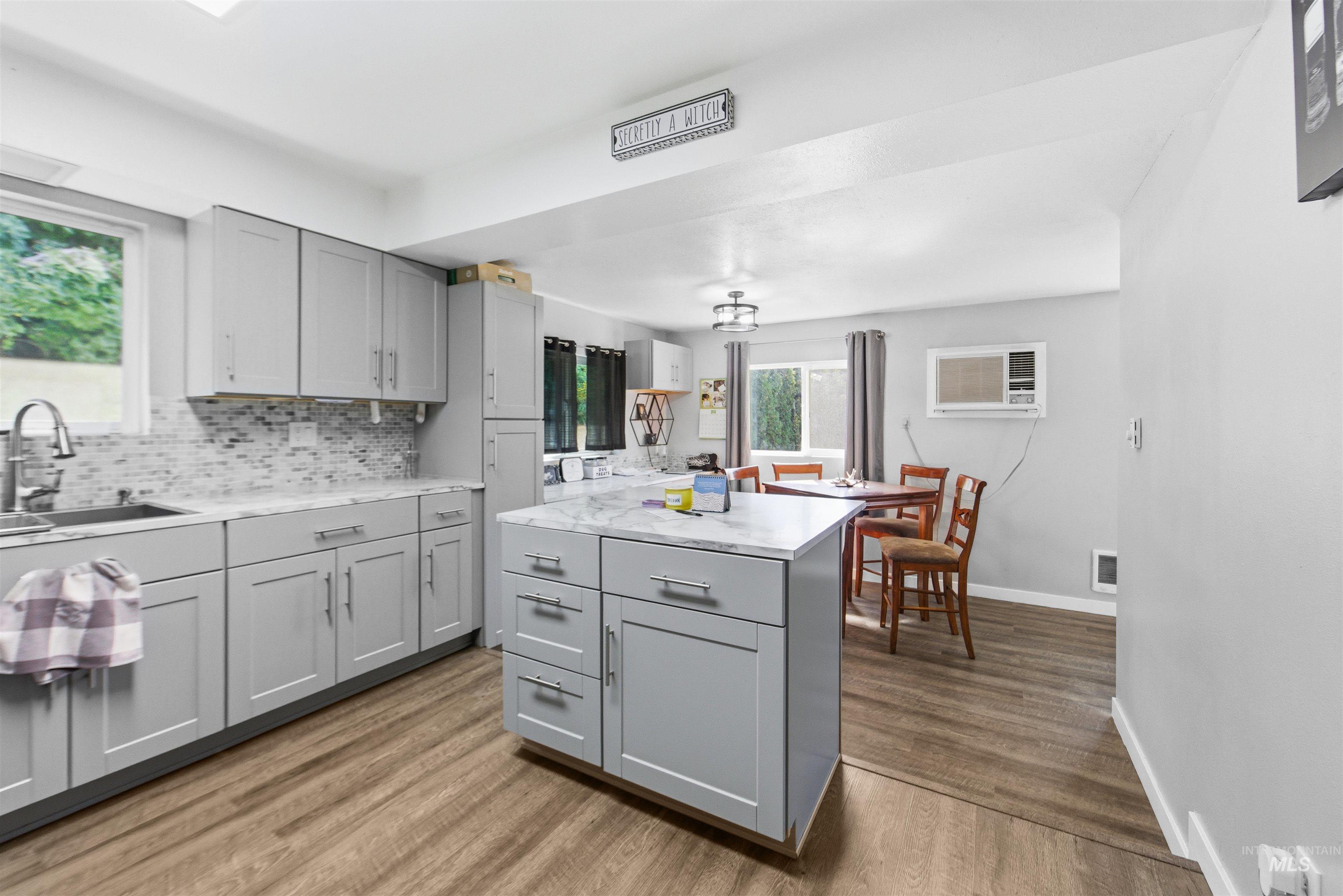 224 S Garden Court, Lewiston, Idaho 83501, 2 Bedrooms, 1 Bathroom, Residential Income For Sale, Price $460,000,MLS 98982501