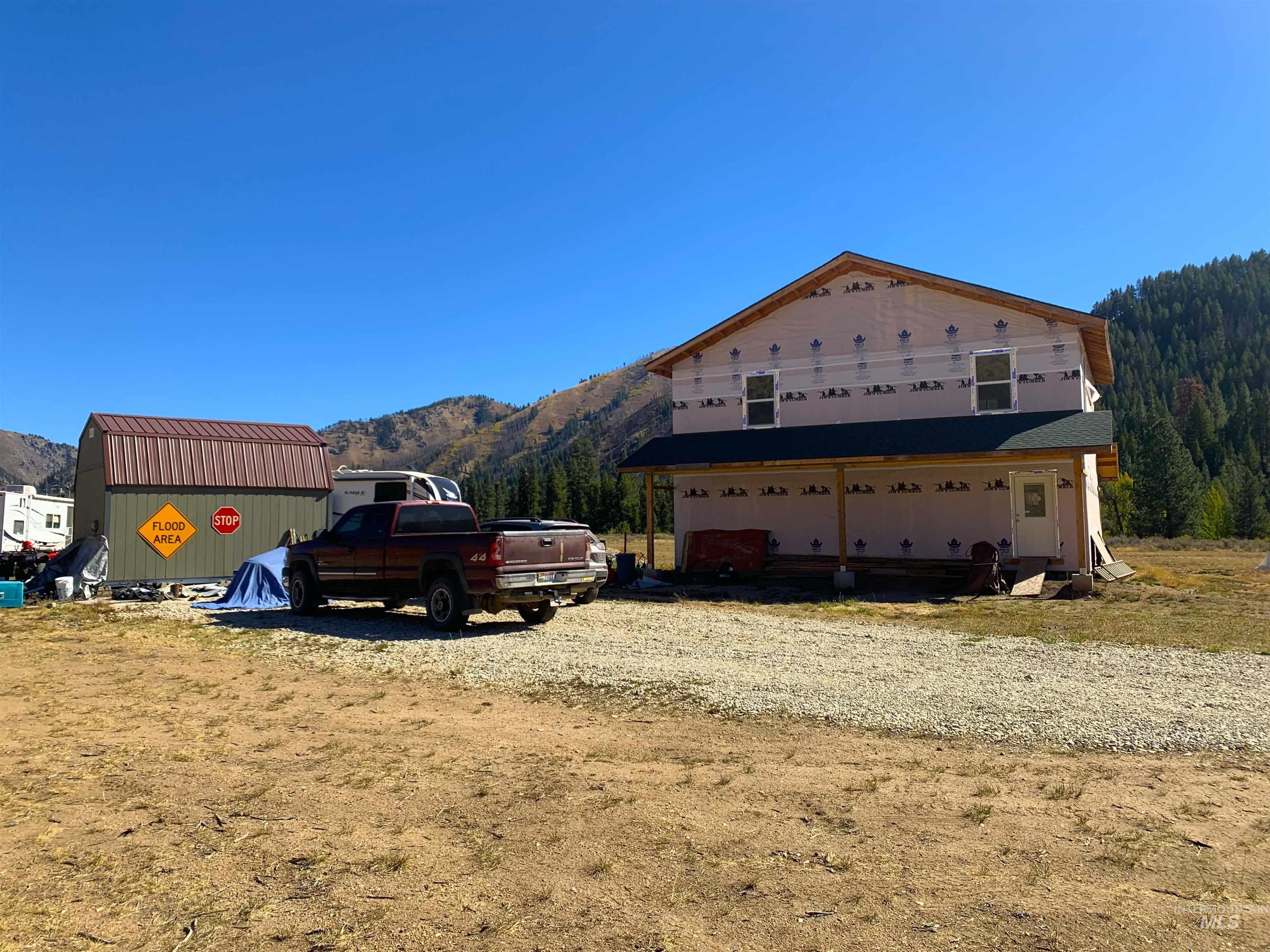 5050 E Baumgartner Rd, Featherville, Idaho 83647, 2 Bedrooms, 3 Bathrooms, Residential For Sale, Price $315,000, 98982502