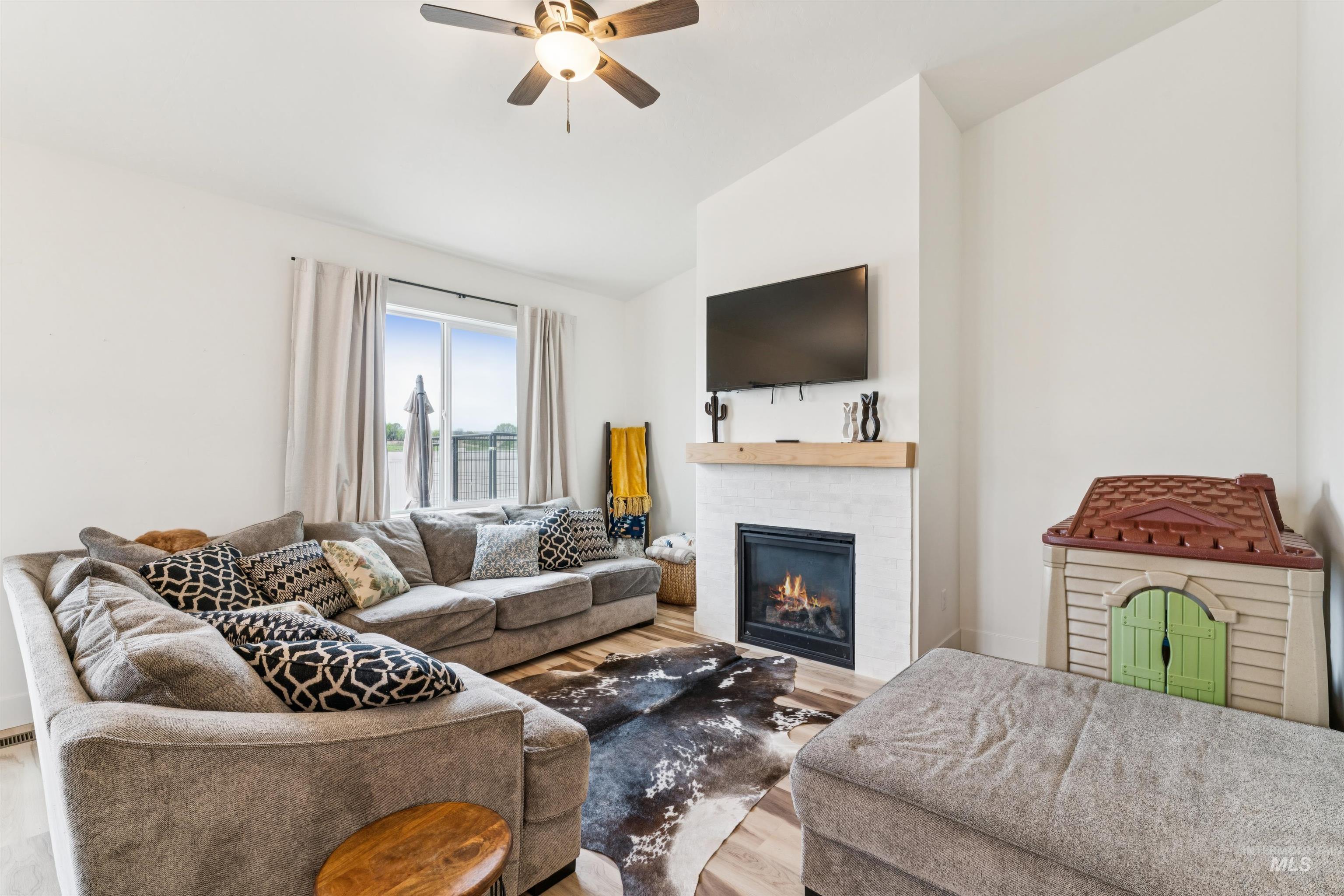 426 October Sky Street, New Plymouth, Idaho 83655, 4 Bedrooms, 3.5 Bathrooms, Residential For Sale, Price $490,000, 98982503