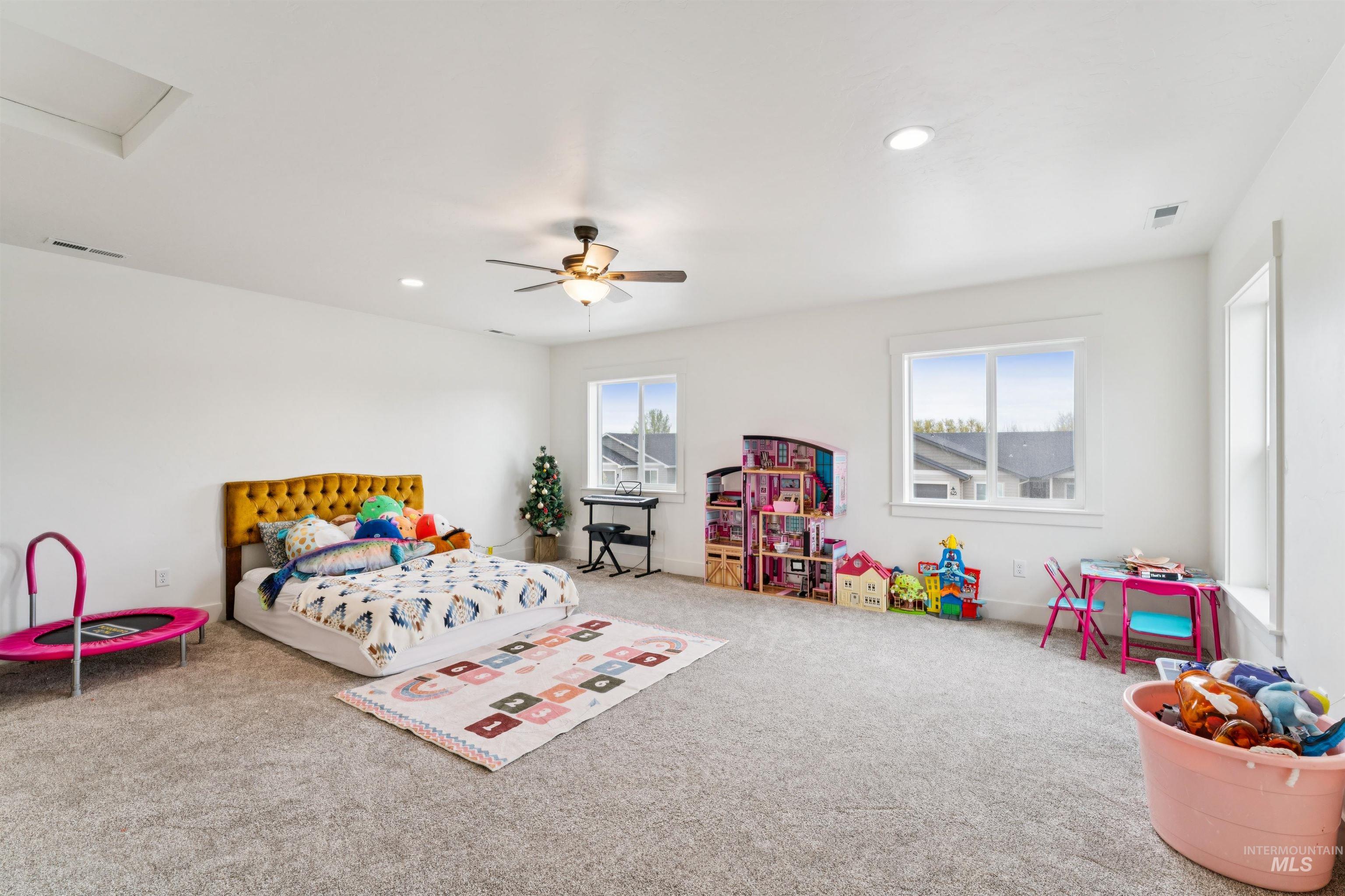 426 October Sky Street, New Plymouth, Idaho 83655, 4 Bedrooms, 3.5 Bathrooms, Residential For Sale, Price $490,000, 98982503