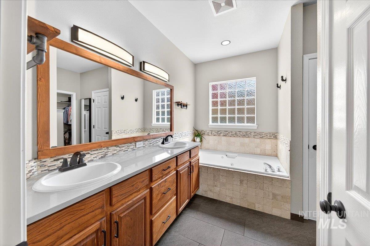 2180 E Dworshak Ct, Meridian, Idaho 83642, 4 Bedrooms, 2.5 Bathrooms, Residential For Sale, Price $635,000, 98982504