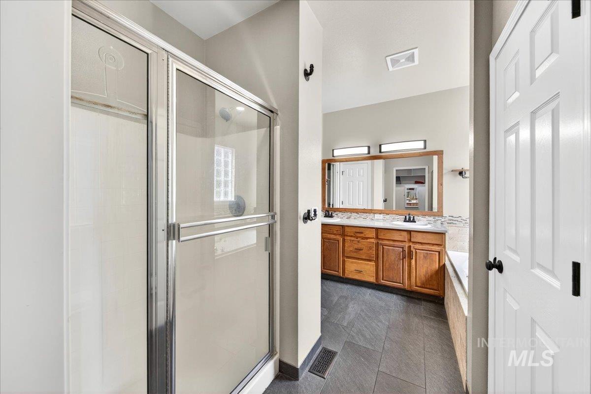 2180 E Dworshak Ct, Meridian, Idaho 83642, 4 Bedrooms, 2.5 Bathrooms, Residential For Sale, Price $635,000, 98982504