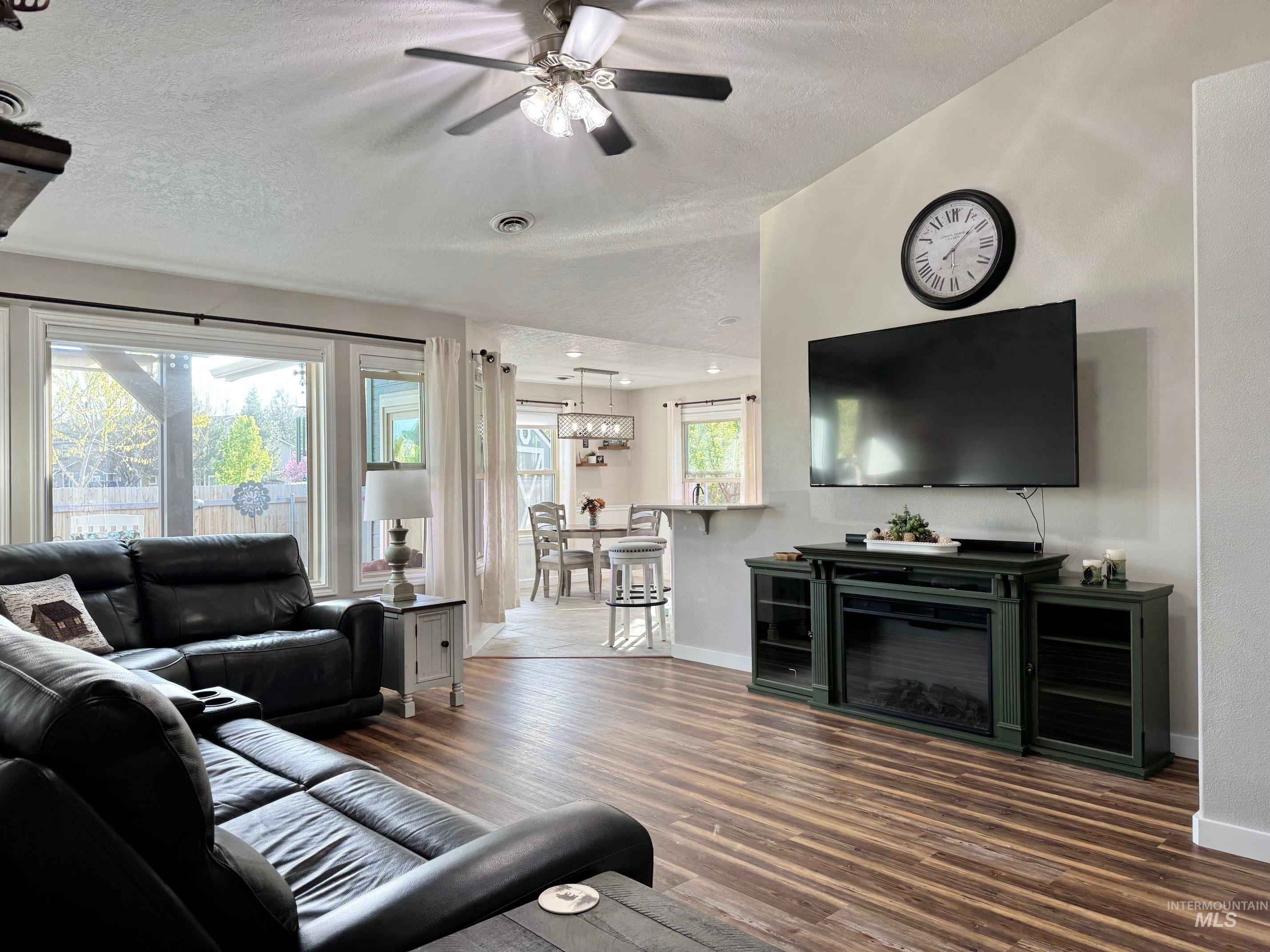 16825 N Darmady, Nampa, Idaho 83687, 3 Bedrooms, 2 Bathrooms, Residential For Sale, Price $424,900, 98982505