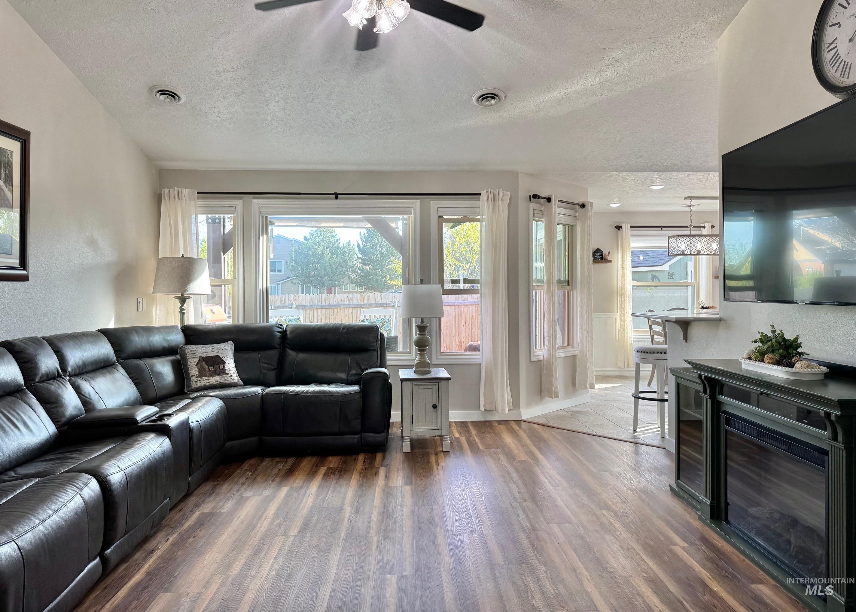 16825 N Darmady, Nampa, Idaho 83687, 3 Bedrooms, 2 Bathrooms, Residential For Sale, Price $424,900, 98982505