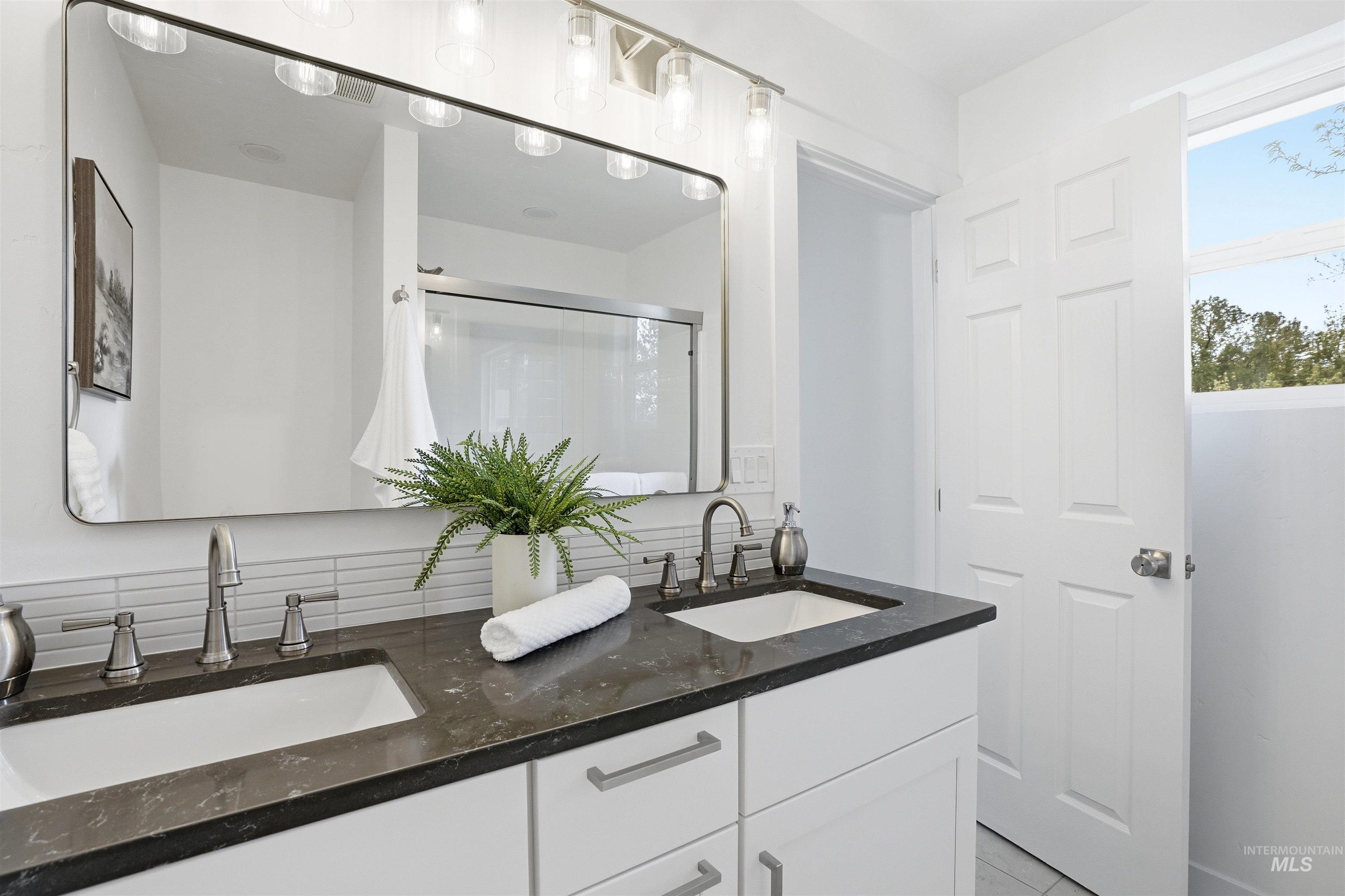 9225 W Landmark St, Boise, Idaho 83704, 3 Bedrooms, 2 Bathrooms, Residential For Sale, Price $455,000, 98982506