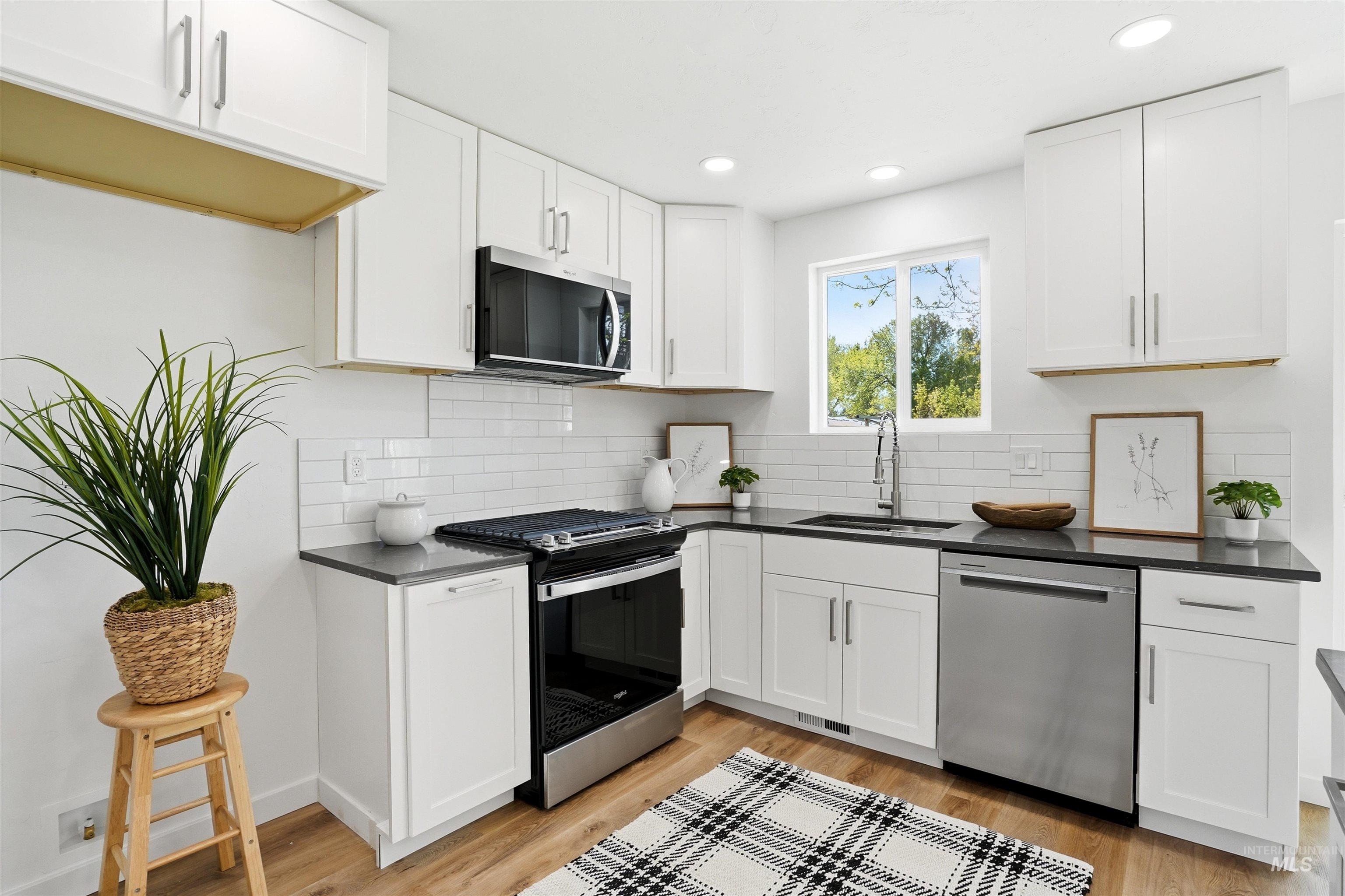 9225 W Landmark St, Boise, Idaho 83704, 3 Bedrooms, 2 Bathrooms, Residential For Sale, Price $455,000, 98982506