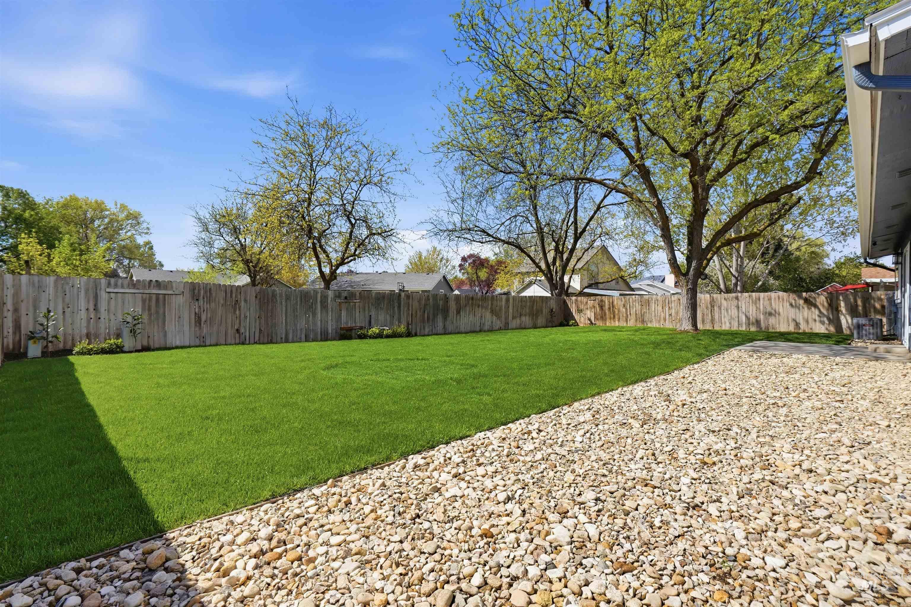 9225 W Landmark St, Boise, Idaho 83704, 3 Bedrooms, 2 Bathrooms, Residential For Sale, Price $455,000, 98982506