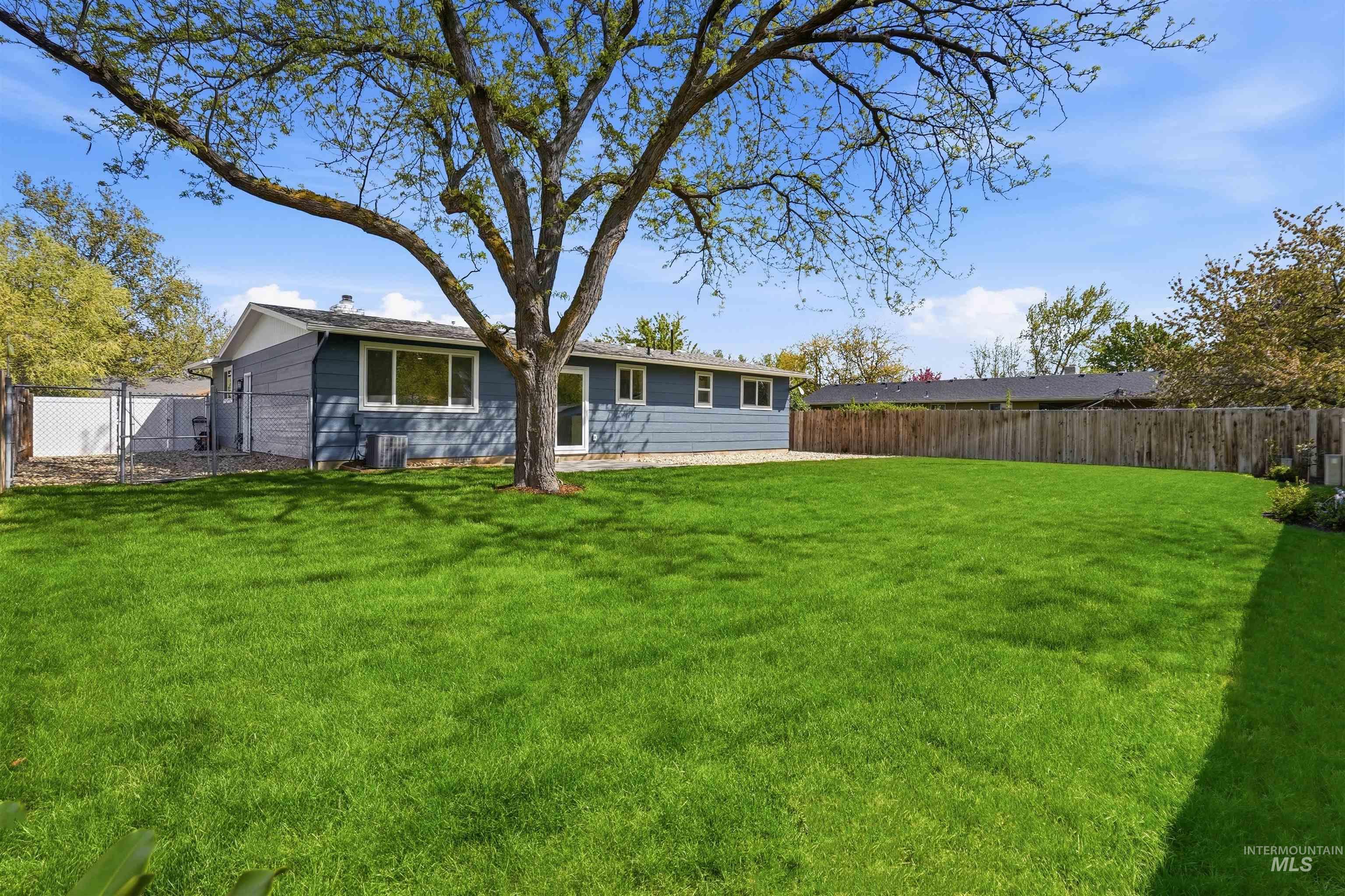 9225 W Landmark St, Boise, Idaho 83704, 3 Bedrooms, 2 Bathrooms, Residential For Sale, Price $455,000, 98982506