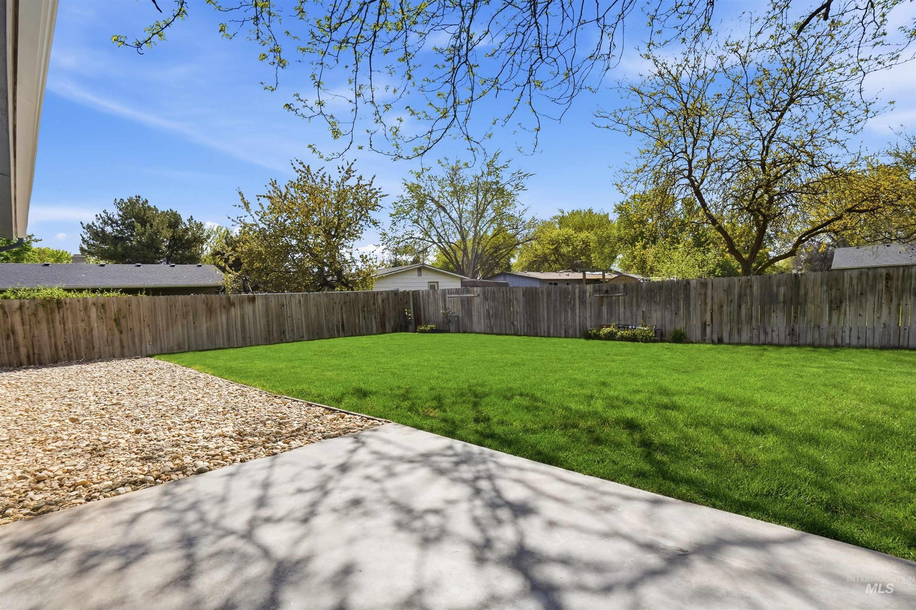 9225 W Landmark St, Boise, Idaho 83704, 3 Bedrooms, 2 Bathrooms, Residential For Sale, Price $455,000, 98982506