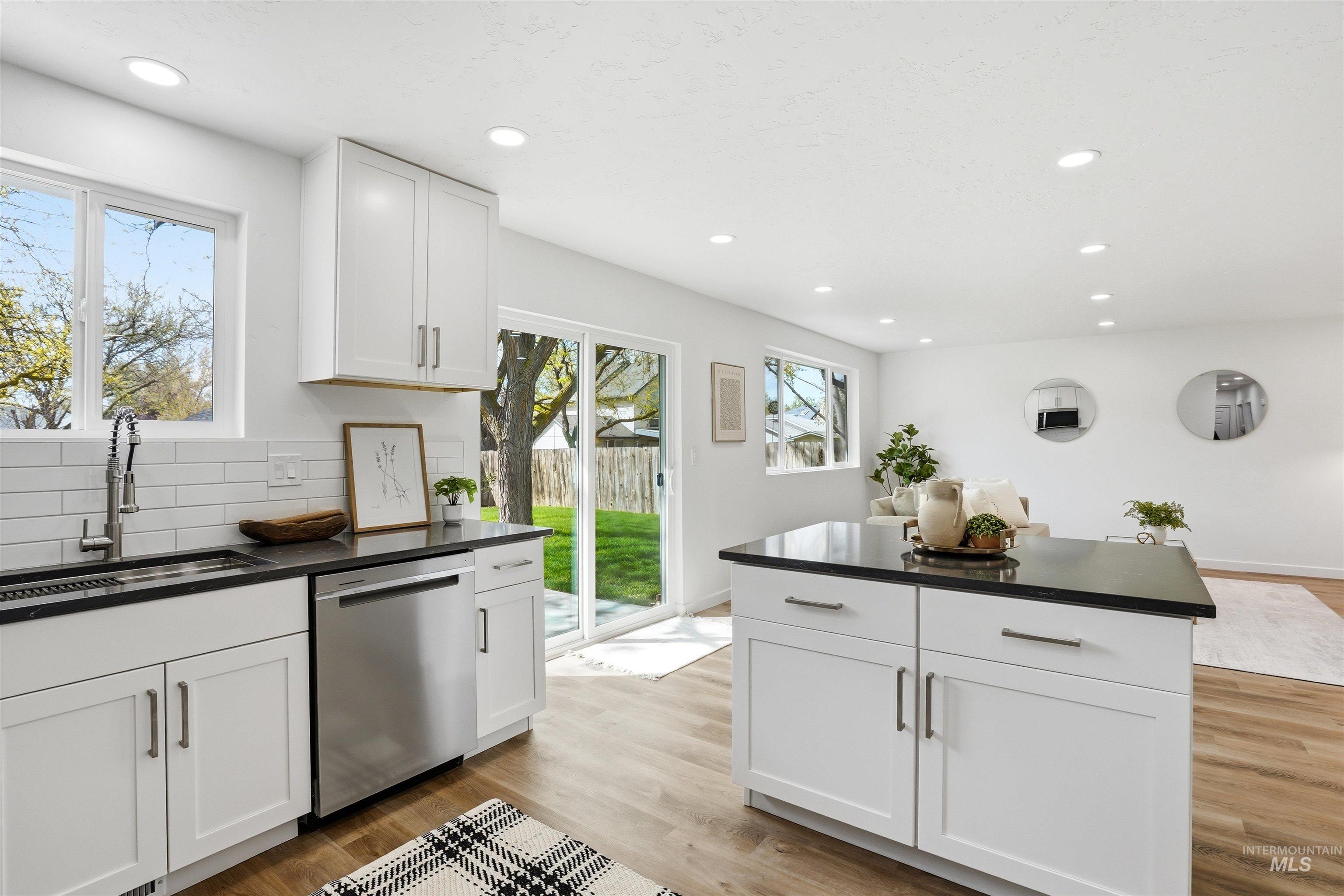 9225 W Landmark St, Boise, Idaho 83704, 3 Bedrooms, 2 Bathrooms, Residential For Sale, Price $455,000, 98982506