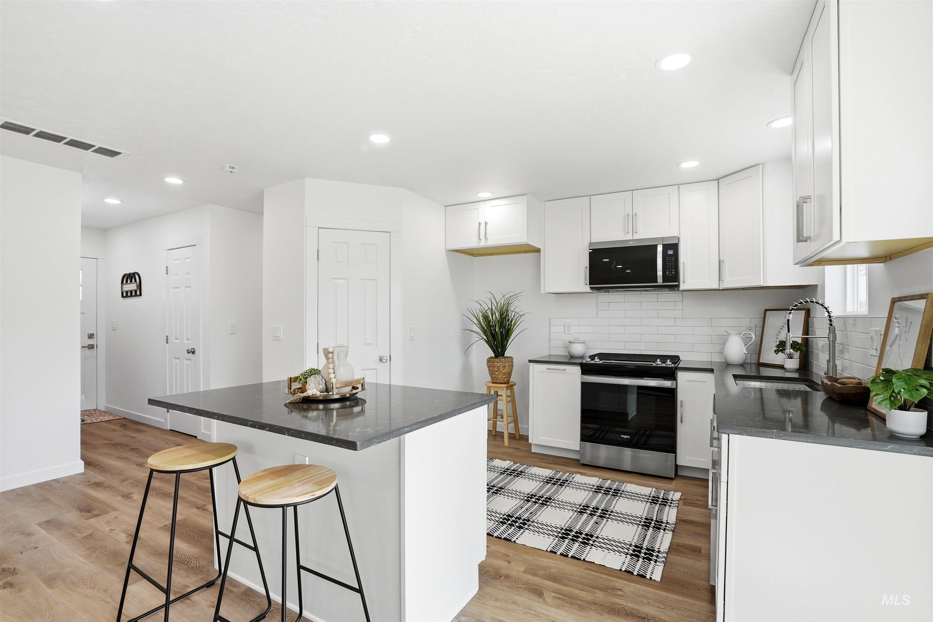 9225 W Landmark St, Boise, Idaho 83704, 3 Bedrooms, 2 Bathrooms, Residential For Sale, Price $455,000, 98982506