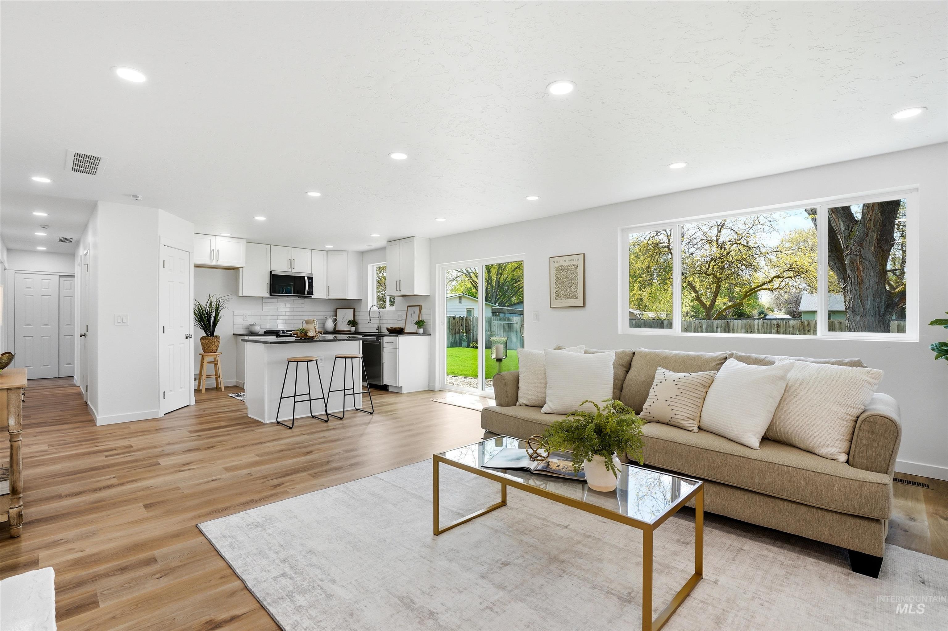 9225 W Landmark St, Boise, Idaho 83704, 3 Bedrooms, 2 Bathrooms, Residential For Sale, Price $455,000, 98982506