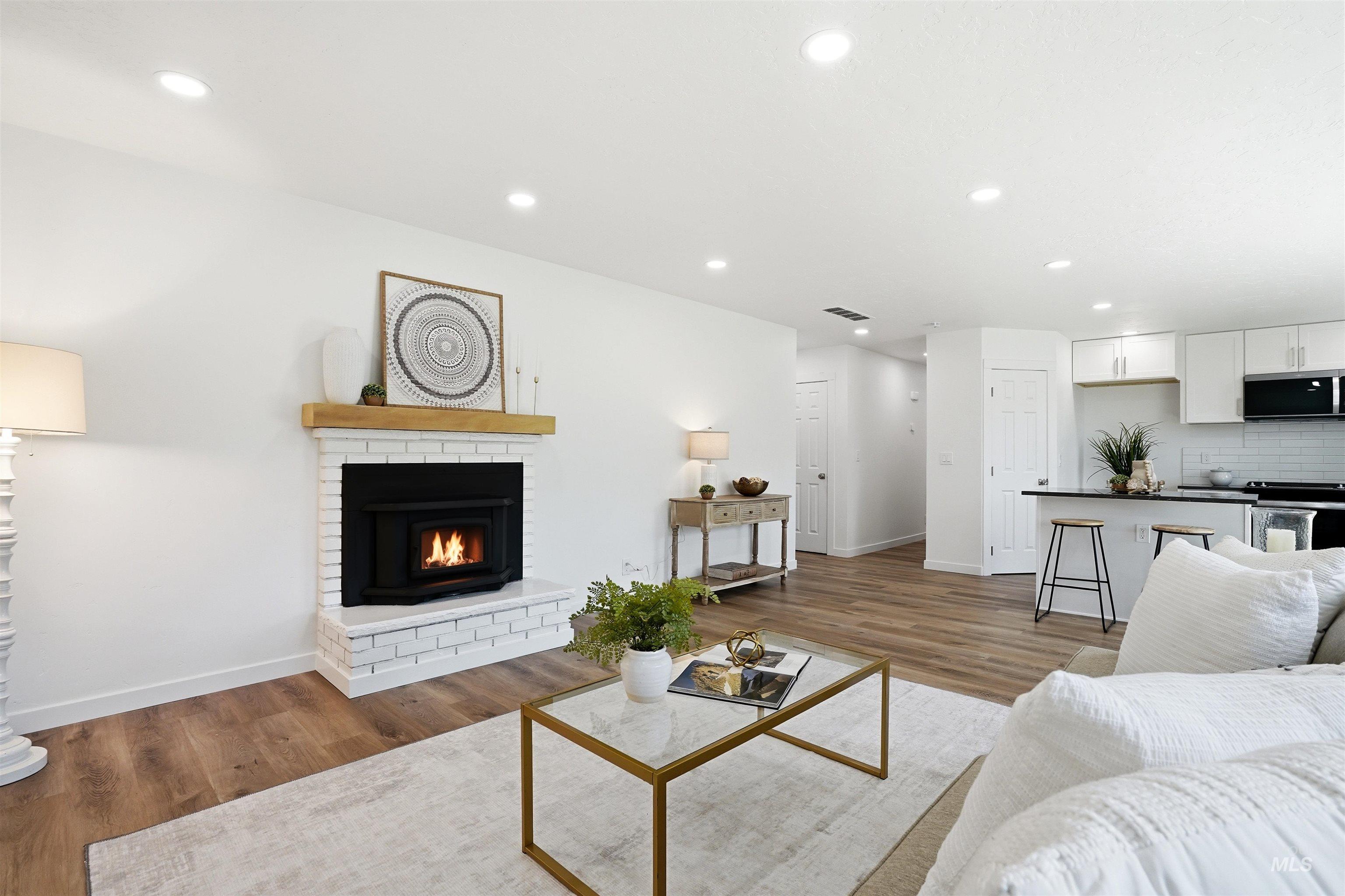 9225 W Landmark St, Boise, Idaho 83704, 3 Bedrooms, 2 Bathrooms, Residential For Sale, Price $455,000, 98982506