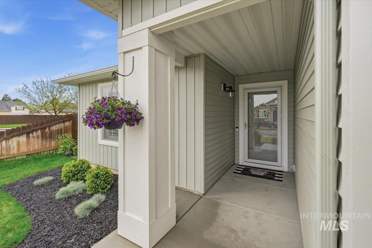 19511 Commonwealth Ave, Caldwell, Idaho 83605, 3 Bedrooms, 2 Bathrooms, Residential For Sale, Price $400,000, 98982507