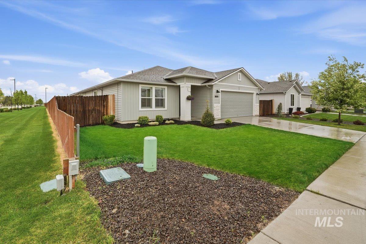 19511 Commonwealth Ave, Caldwell, Idaho 83605, 3 Bedrooms, 2 Bathrooms, Residential For Sale, Price $400,000, 98982507