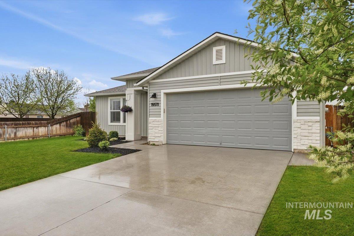 19511 Commonwealth Ave, Caldwell, Idaho 83605, 3 Bedrooms, 2 Bathrooms, Residential For Sale, Price $400,000, 98982507
