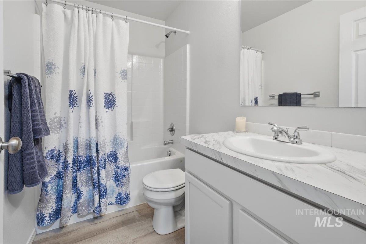 19511 Commonwealth Ave, Caldwell, Idaho 83605, 3 Bedrooms, 2 Bathrooms, Residential For Sale, Price $400,000, 98982507