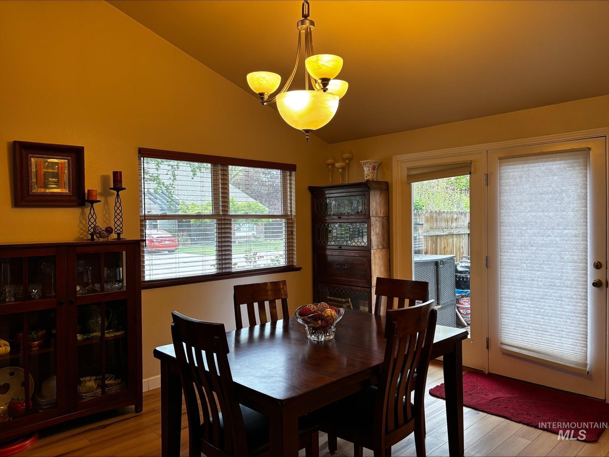 352 W Greensboro Ct, Boise, Idaho 83706, 4 Bedrooms, 3 Bathrooms, Residential For Sale, Price $659,000,MLS 98982509