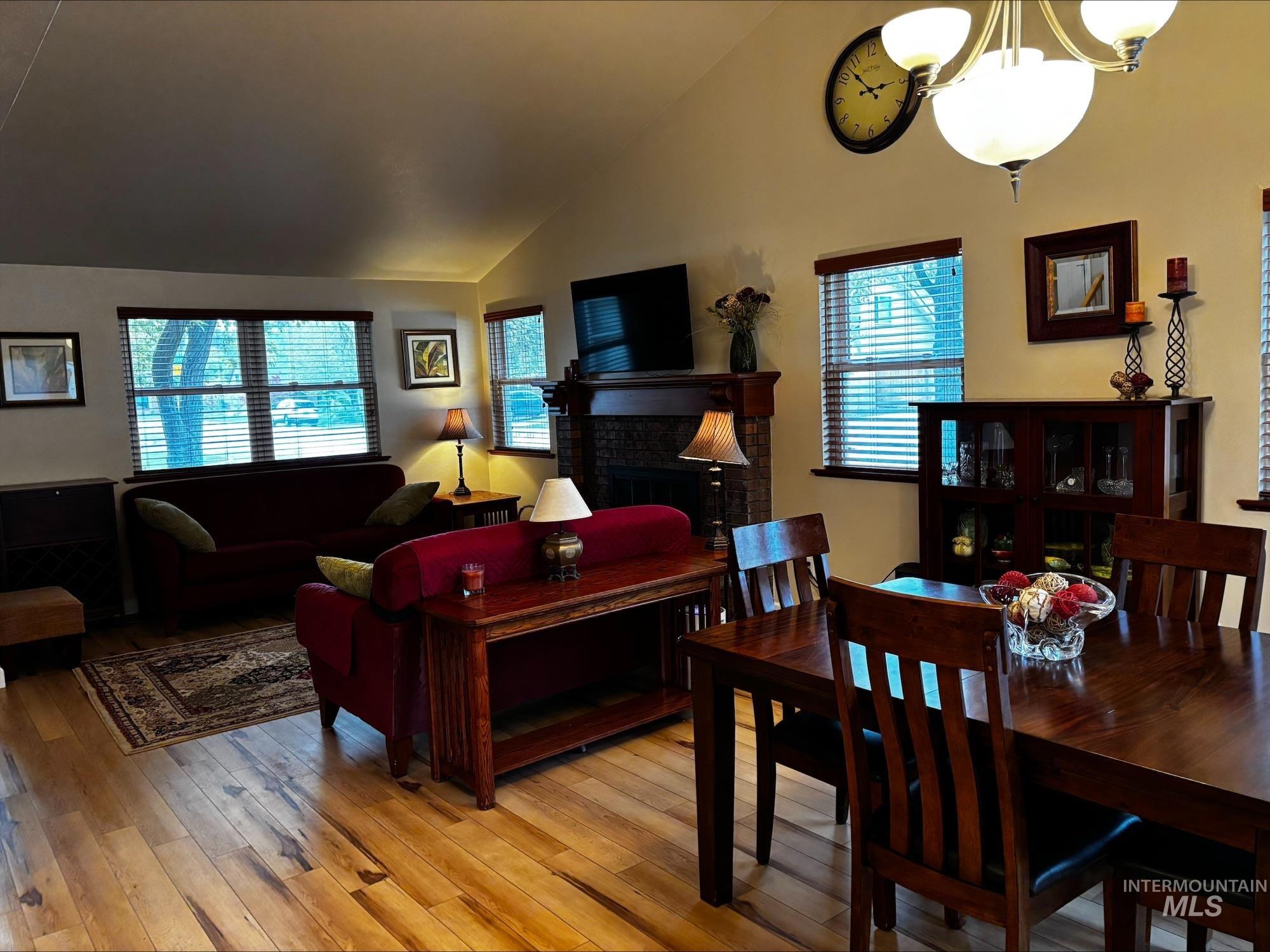 352 W Greensboro Ct, Boise, Idaho 83706, 4 Bedrooms, 3 Bathrooms, Residential For Sale, Price $659,000,MLS 98982509