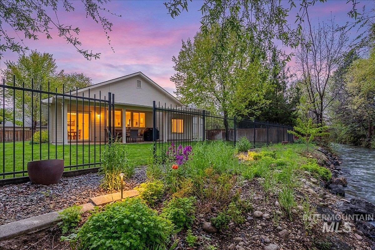 5710 W Grover, Boise, Idaho 83705, 3 Bedrooms, 2 Bathrooms, Residential For Sale, Price $539,900,MLS 98982511