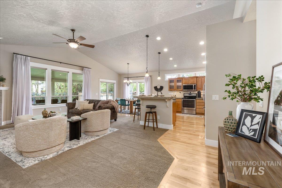 5710 W Grover, Boise, Idaho 83705, 3 Bedrooms, 2 Bathrooms, Residential For Sale, Price $539,900,MLS 98982511