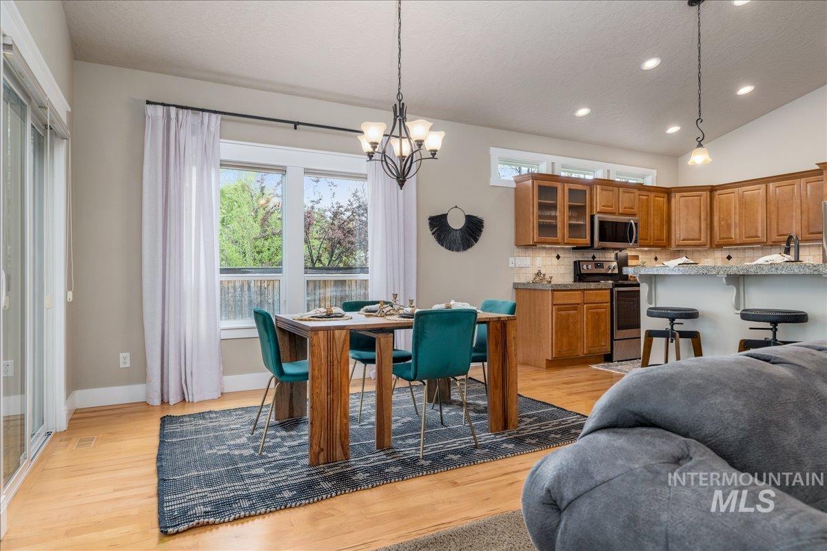 5710 W Grover, Boise, Idaho 83705, 3 Bedrooms, 2 Bathrooms, Residential For Sale, Price $539,900,MLS 98982511