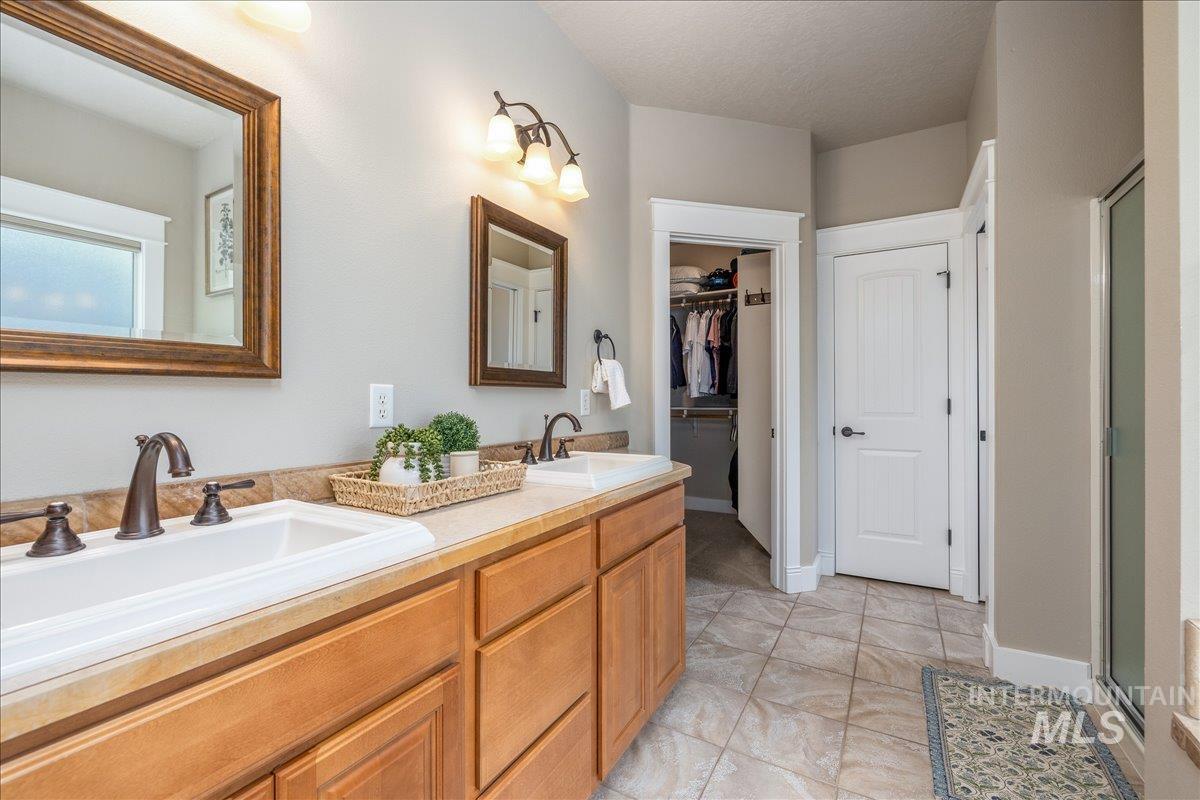 5710 W Grover, Boise, Idaho 83705, 3 Bedrooms, 2 Bathrooms, Residential For Sale, Price $539,900,MLS 98982511