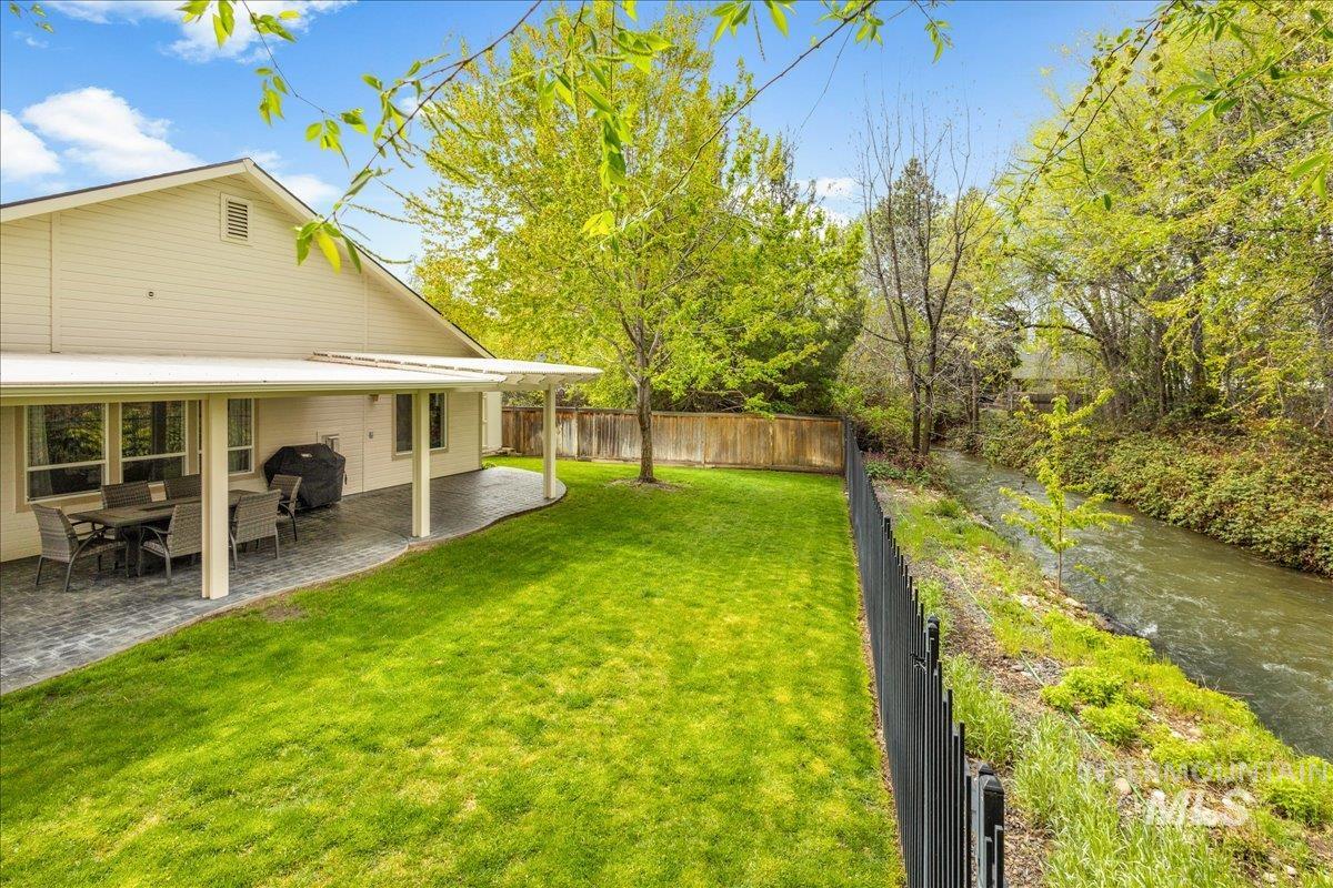 5710 W Grover, Boise, Idaho 83705, 3 Bedrooms, 2 Bathrooms, Residential For Sale, Price $539,900,MLS 98982511