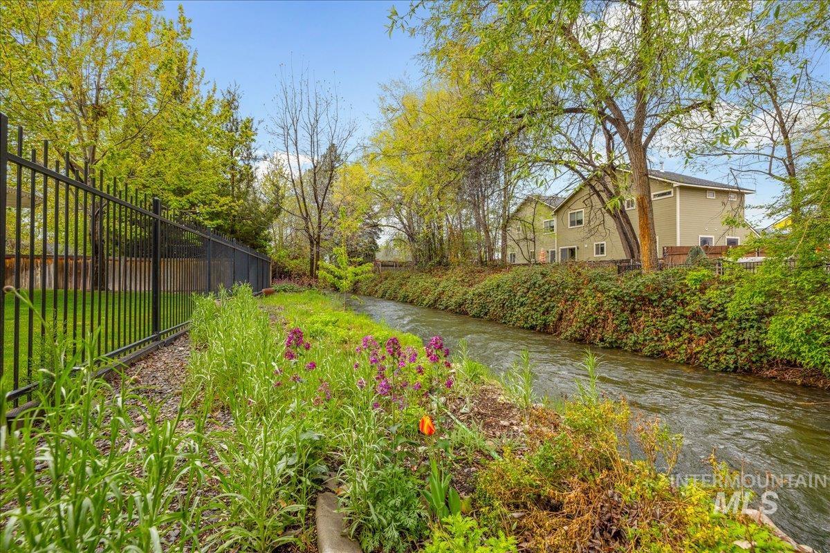 5710 W Grover, Boise, Idaho 83705, 3 Bedrooms, 2 Bathrooms, Residential For Sale, Price $539,900,MLS 98982511