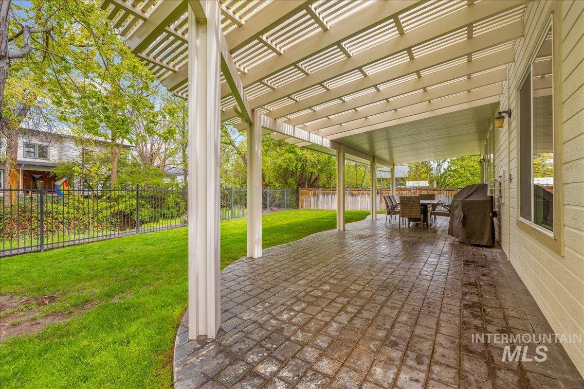 5710 W Grover, Boise, Idaho 83705, 3 Bedrooms, 2 Bathrooms, Residential For Sale, Price $539,900,MLS 98982511