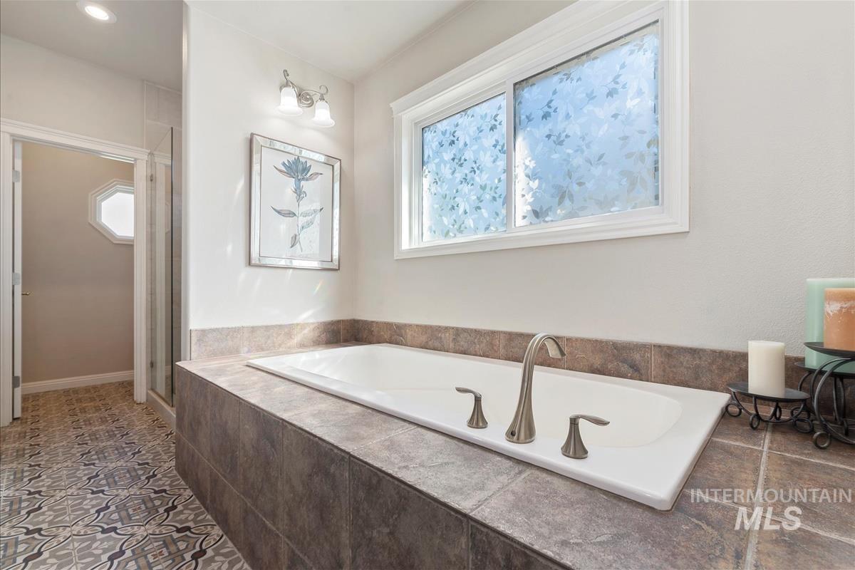 9999 W Hollandale Drive, Boise, Idaho 83709, 4 Bedrooms, 2.5 Bathrooms, Residential For Sale, Price $639,900,MLS 98982512