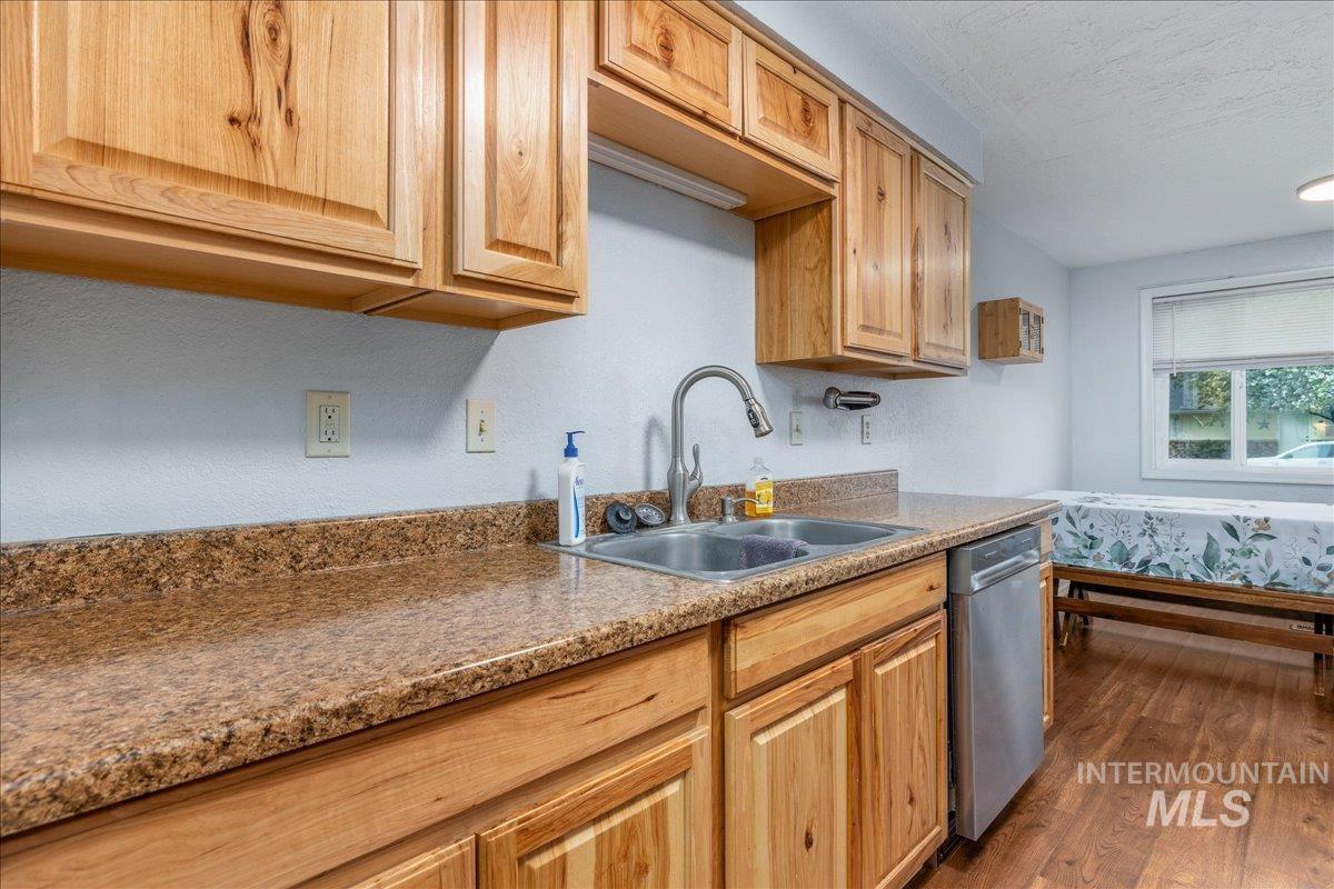 406 Parkhurst Dr., Caldwell, Idaho 83605, 3 Bedrooms, 1 Bathroom, Residential For Sale, Price $299,900, 98982513