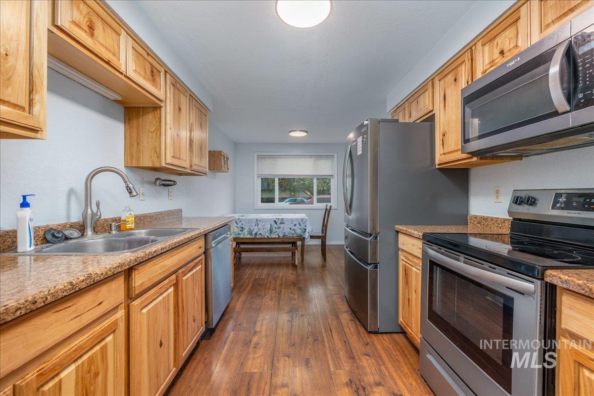 406 Parkhurst Dr., Caldwell, Idaho 83605, 3 Bedrooms, 1 Bathroom, Residential For Sale, Price $299,900, 98982513