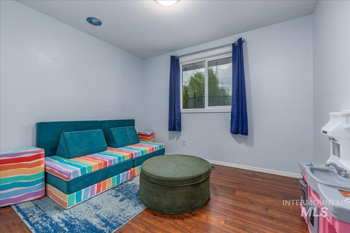 406 Parkhurst Dr., Caldwell, Idaho 83605, 3 Bedrooms, 1 Bathroom, Residential For Sale, Price $299,900, 98982513