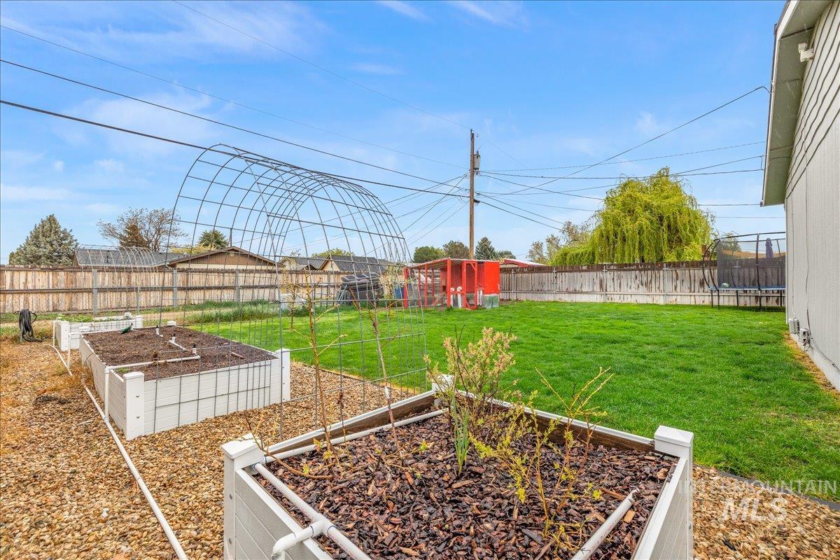 406 Parkhurst Dr., Caldwell, Idaho 83605, 3 Bedrooms, 1 Bathroom, Residential For Sale, Price $299,900, 98982513