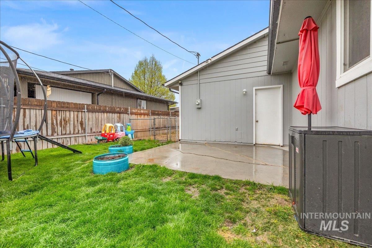 406 Parkhurst Dr., Caldwell, Idaho 83605, 3 Bedrooms, 1 Bathroom, Residential For Sale, Price $299,900, 98982513