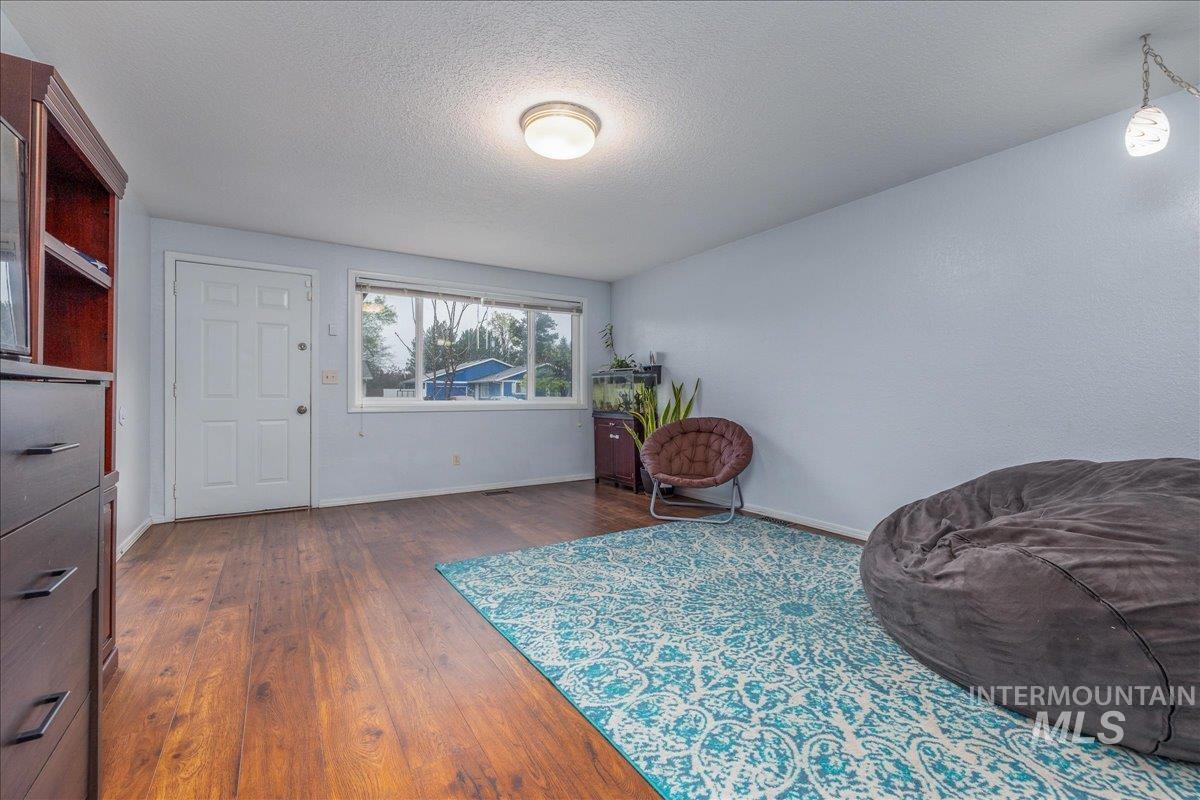 406 Parkhurst Dr., Caldwell, Idaho 83605, 3 Bedrooms, 1 Bathroom, Residential For Sale, Price $299,900, 98982513