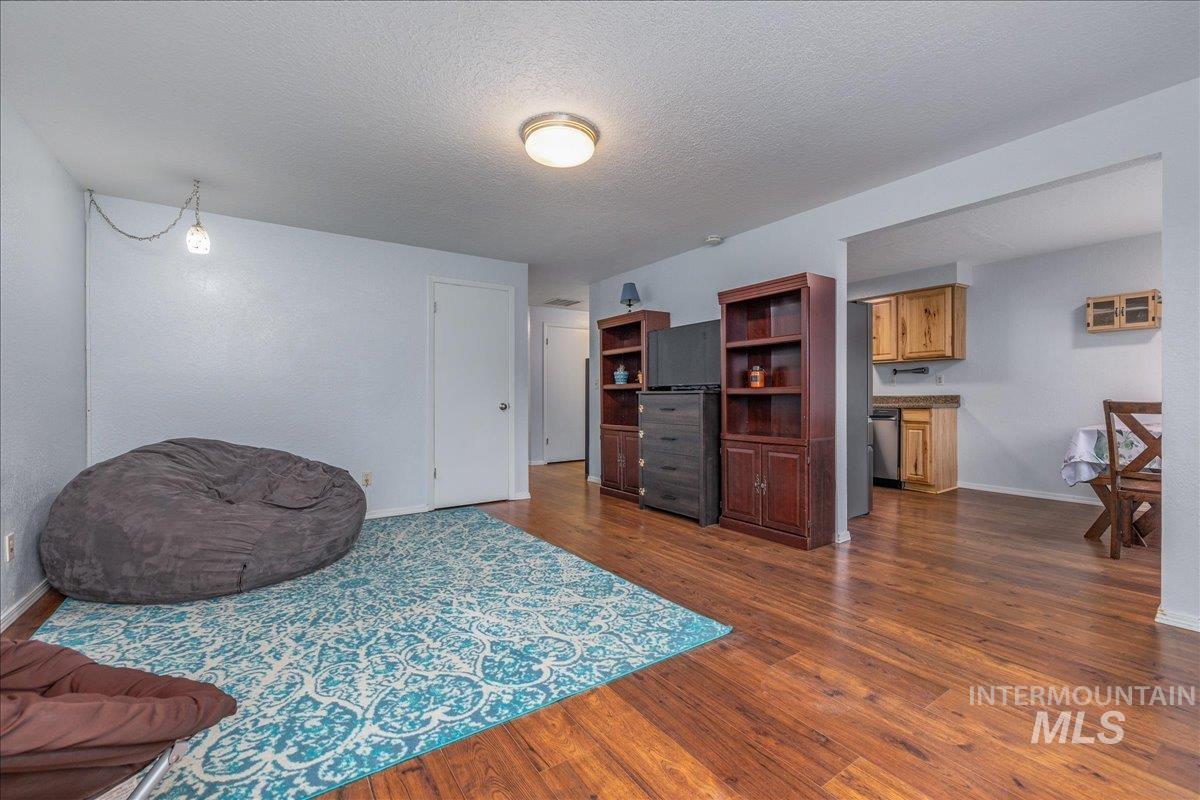 406 Parkhurst Dr., Caldwell, Idaho 83605, 3 Bedrooms, 1 Bathroom, Residential For Sale, Price $299,900, 98982513