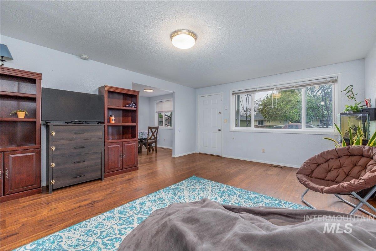 406 Parkhurst Dr., Caldwell, Idaho 83605, 3 Bedrooms, 1 Bathroom, Residential For Sale, Price $299,900, 98982513