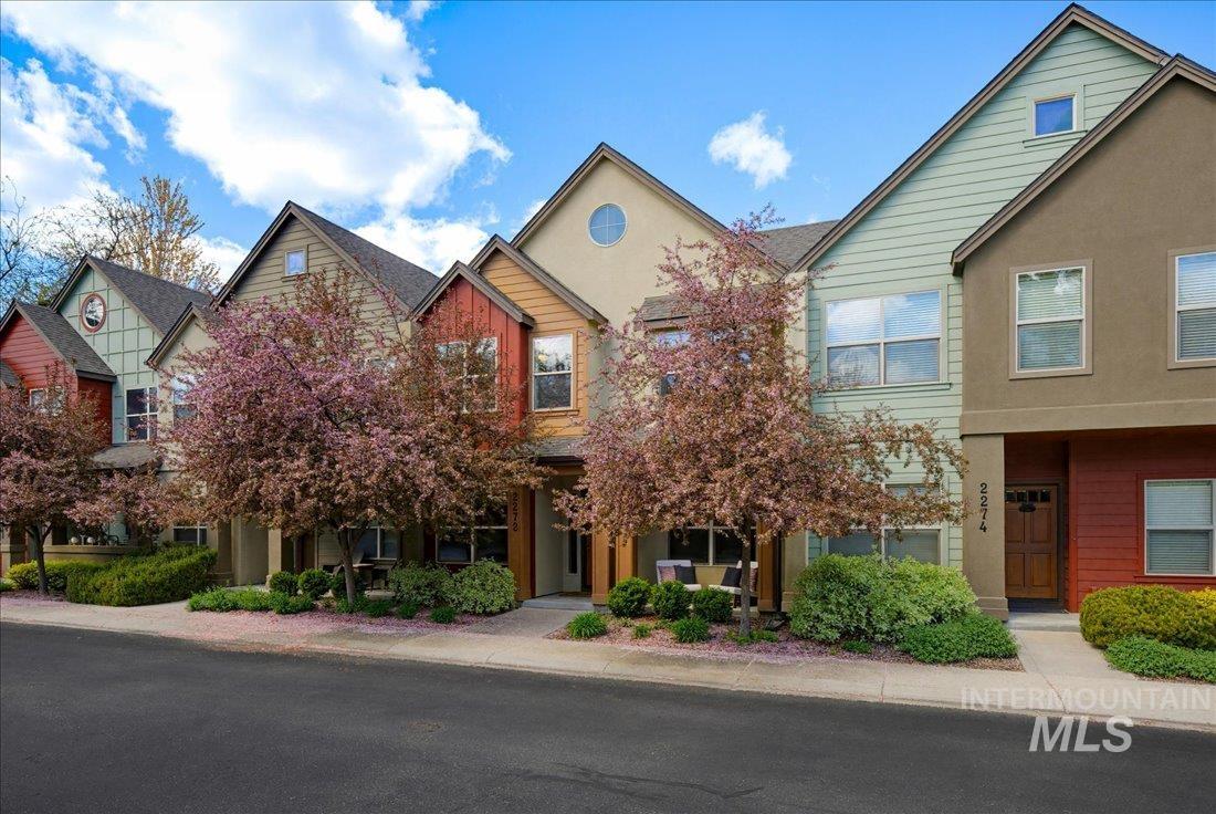 2272 S Gekeler Ln, Boise, Idaho 83706, 4 Bedrooms, 2.5 Bathrooms, Residential For Sale, Price $549,900,MLS 98982514