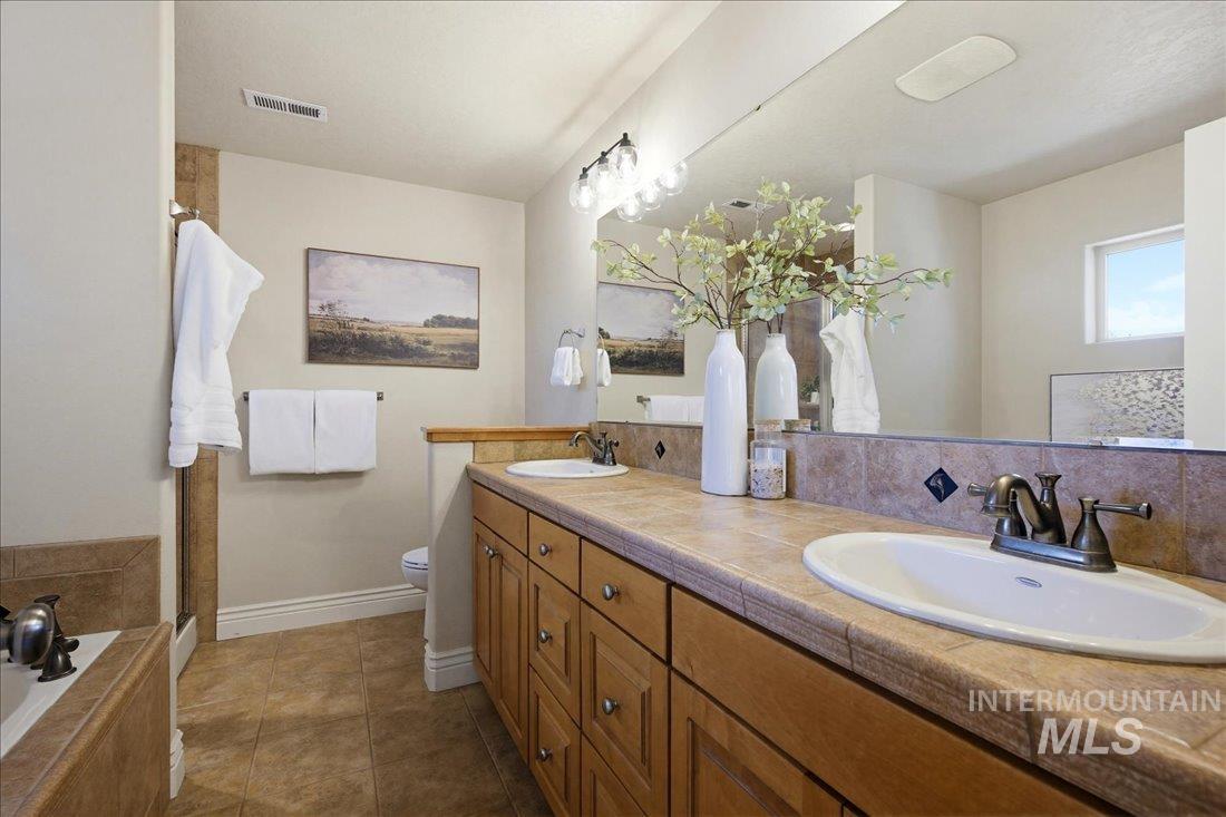 2272 S Gekeler Ln, Boise, Idaho 83706, 4 Bedrooms, 2.5 Bathrooms, Residential For Sale, Price $549,900,MLS 98982514