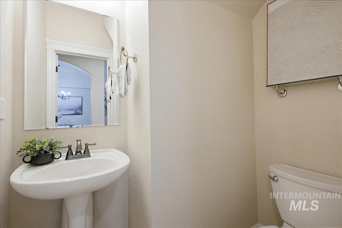 2272 S Gekeler Ln, Boise, Idaho 83706, 4 Bedrooms, 2.5 Bathrooms, Residential For Sale, Price $549,900,MLS 98982514