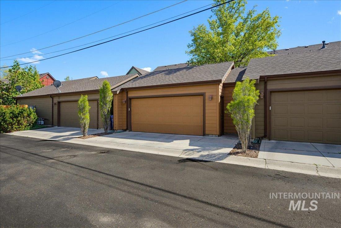 2272 S Gekeler Ln, Boise, Idaho 83706, 4 Bedrooms, 2.5 Bathrooms, Residential For Sale, Price $549,900,MLS 98982514